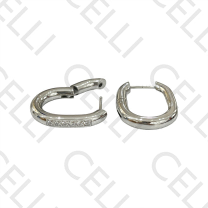 钢制耳环 - 带闪亮的椭圆形