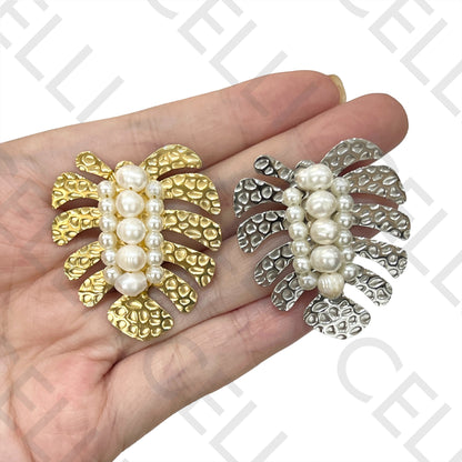 钢制耳环 - 叶子细节带淡水珍珠