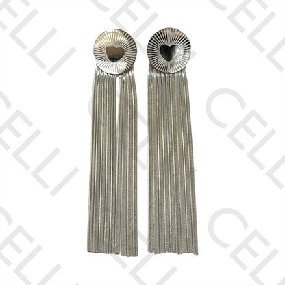 带流苏的钢制耳环