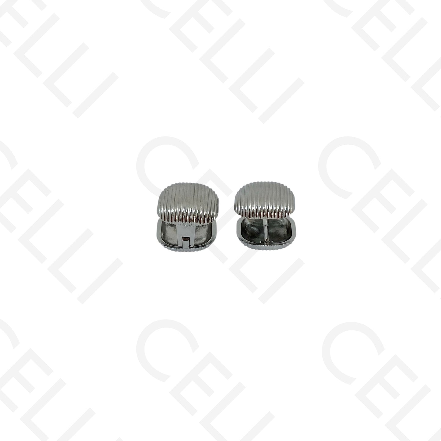 Brinco de aço - quadrado trabalhado