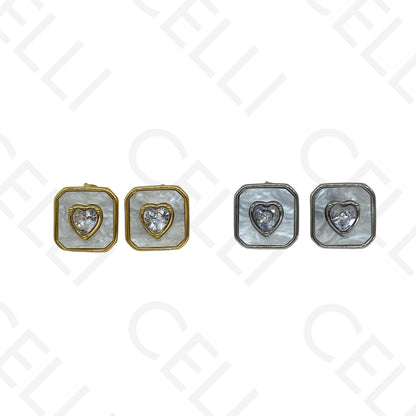Brinco de aço - quadrado madrepérola com brilhante coração