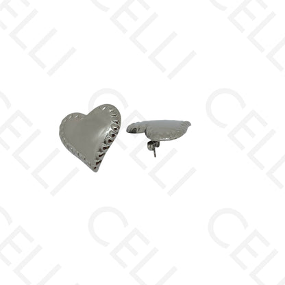 Brinco de aço - coração trabalhado