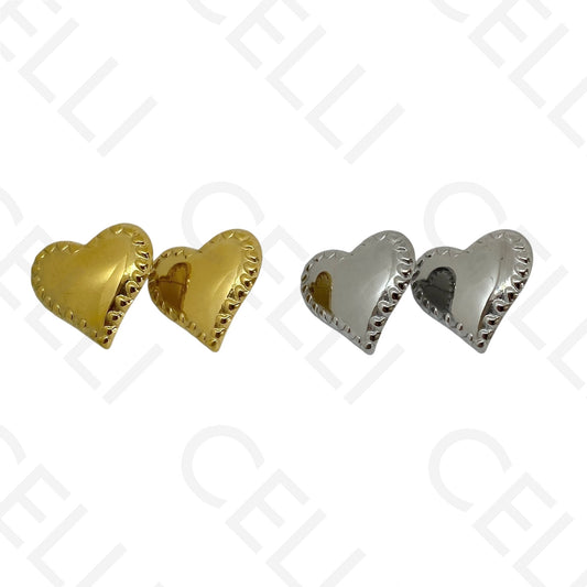 Brinco de aço - coração trabalhado