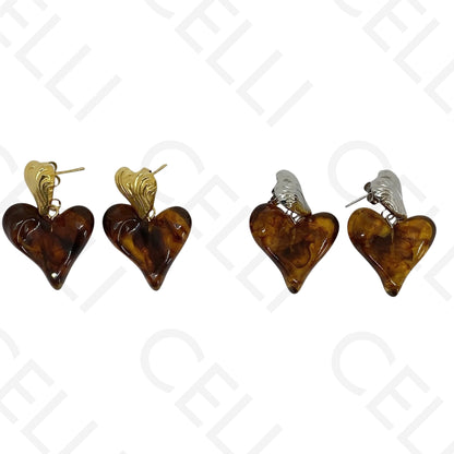 Brinco de aço - coração de resina