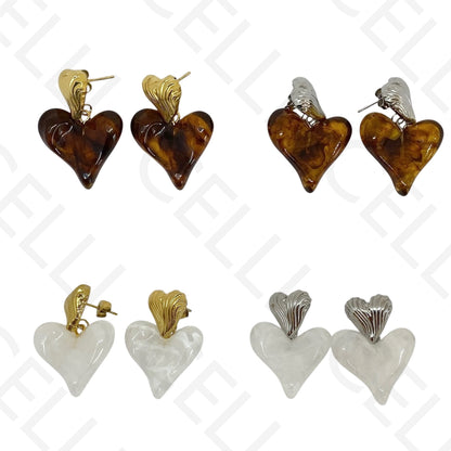 Brinco de aço - coração de resina