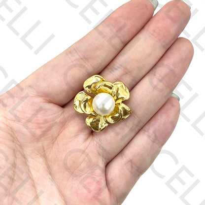 Steel Earring - detailed flower with pearl