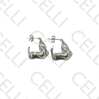 Pendiente de acero - detalle triangular