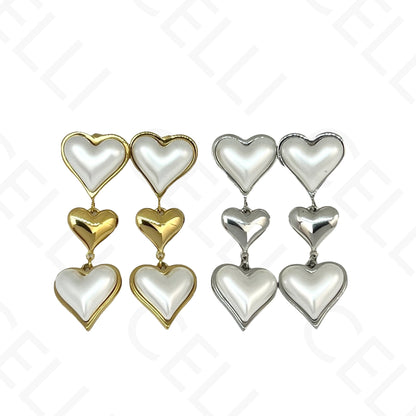 Brinco de aço - corações com pérolas