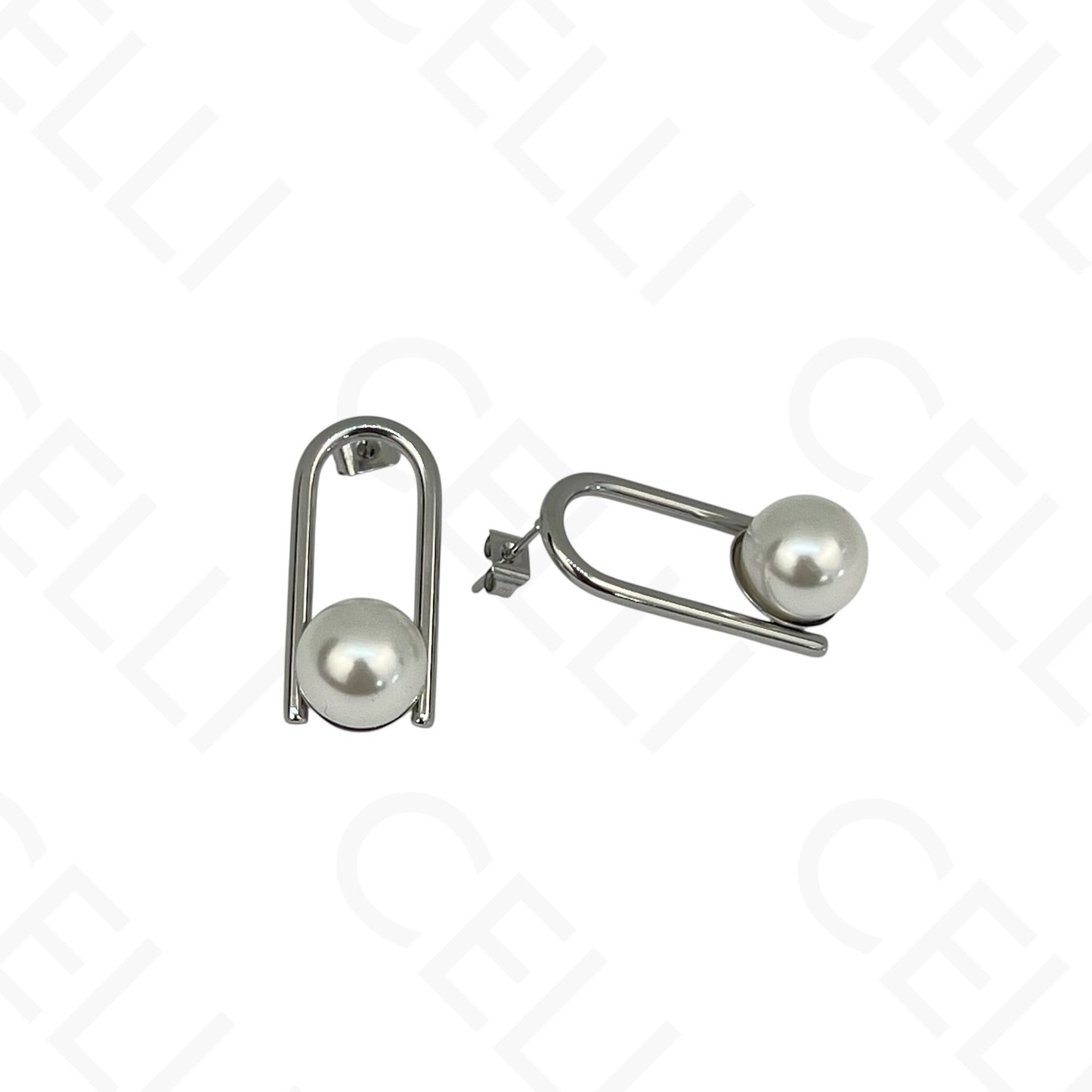 Brinco de aço - meio oval e pérola