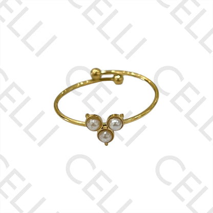 Anillo de acero - 3 perlas en forma de triángulo