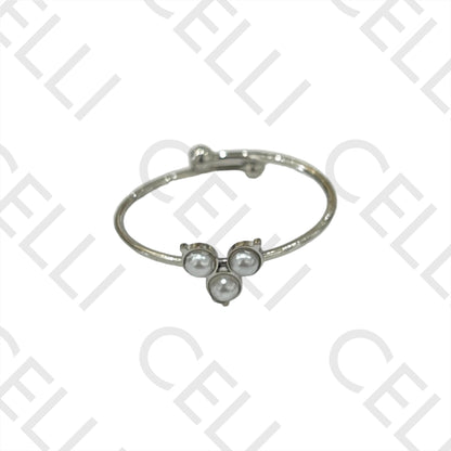 Anillo de acero - 3 perlas en forma de triángulo