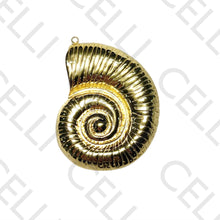 Cargar imagen en el visor de la galería, Medalla de Acero - Concha de caracol grande
