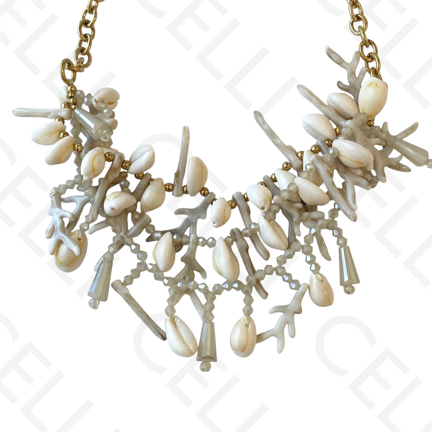 Colar de aço - triplo con búzios y coral de resina