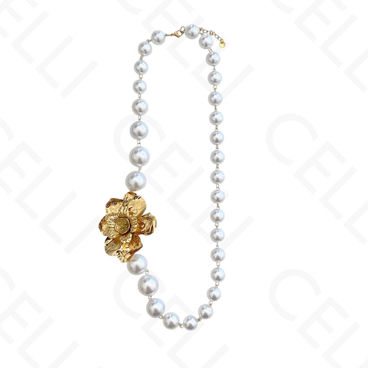 Colar de aço - pérolas com flor entremeio