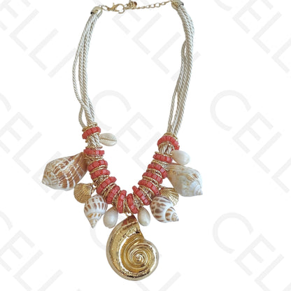 Colar de moda - cordão com búzios naturais e pendente de búzio