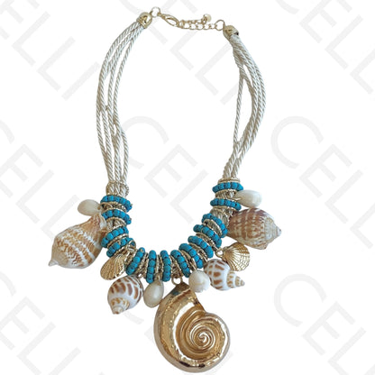 Colar de moda - cordão com búzios naturais e pendente de búzio