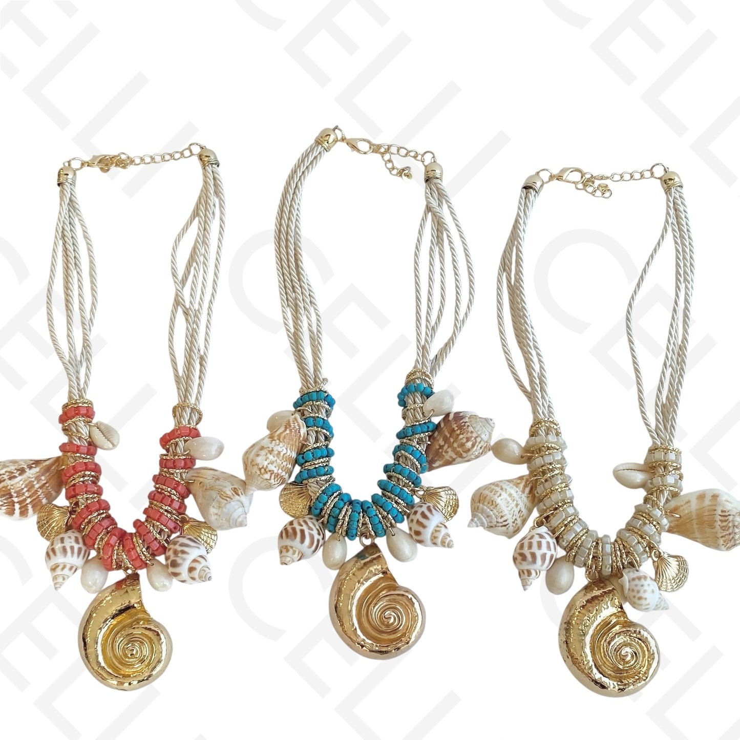 Colar de moda - cordão com búzios naturais e pendente de búzio