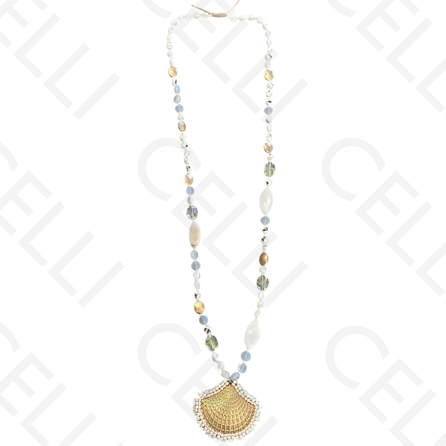 Colar de moda - fio de contas com pendente concha de missangas