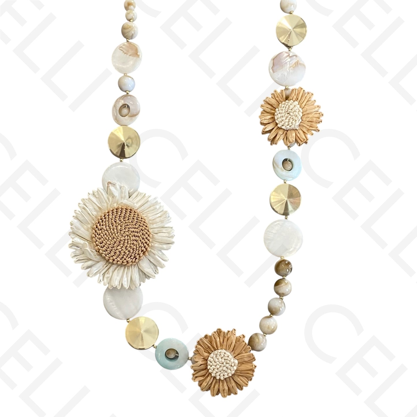 Colar de moda - fio de contas e flores