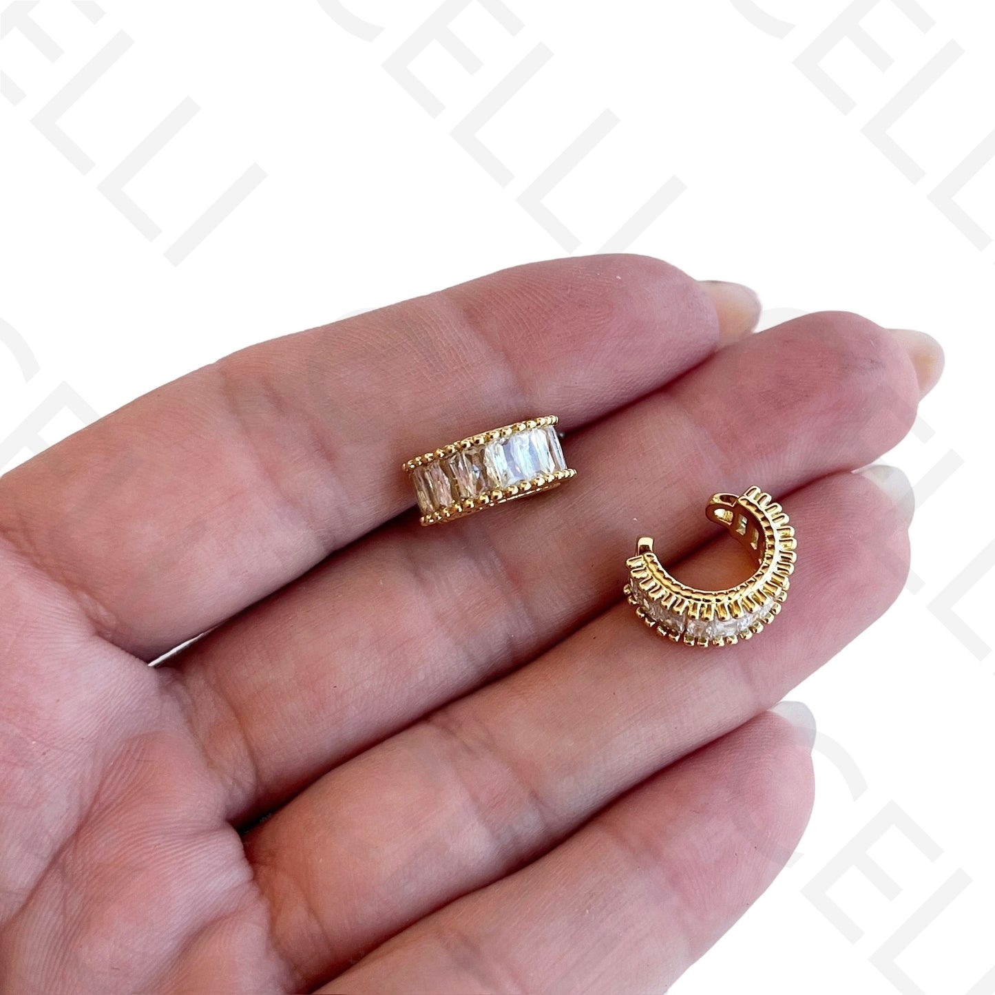 铑材质耳箍，镶嵌锆石