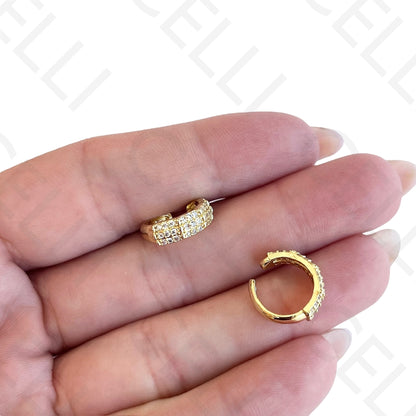 铑材质耳箍，镶嵌锆石