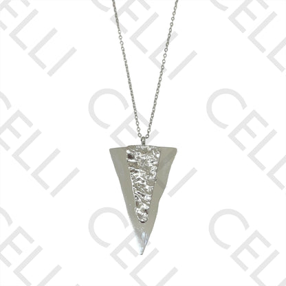 Colar de Aço - triângulo invertido