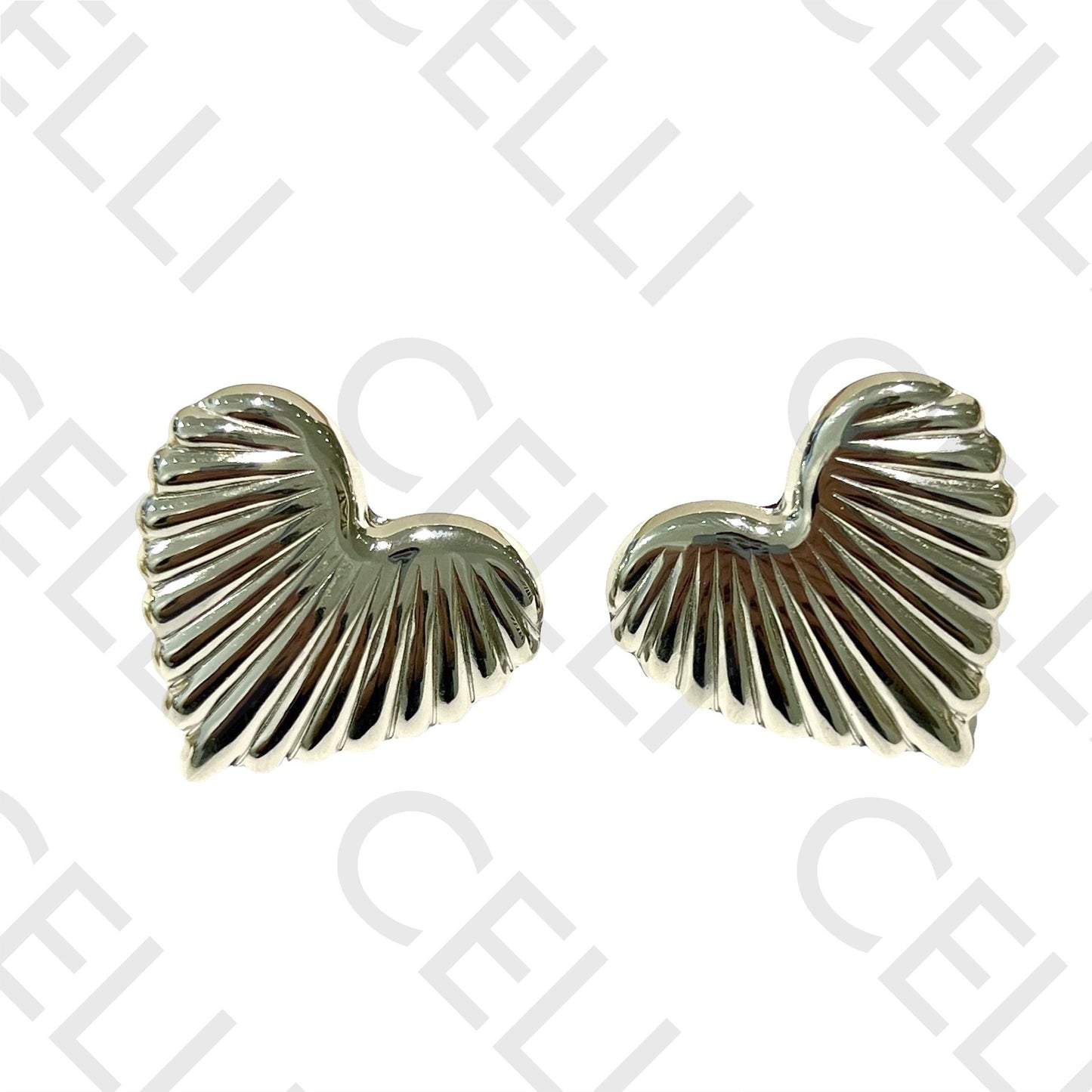 Brinco de Aço - coração trabalhado