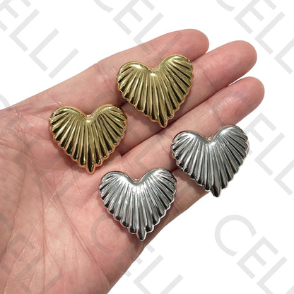 Brinco de Aço - coração trabalhado