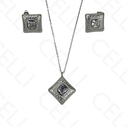 钢制耳环 - 带亮钻的方形雕刻