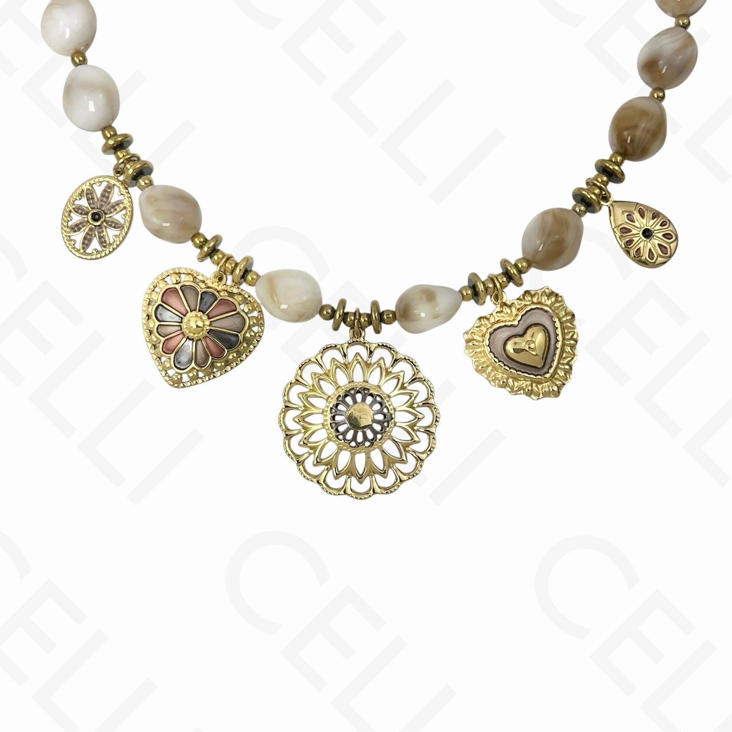 钢制项链 - 多吊坠，雕花心形，树脂珠