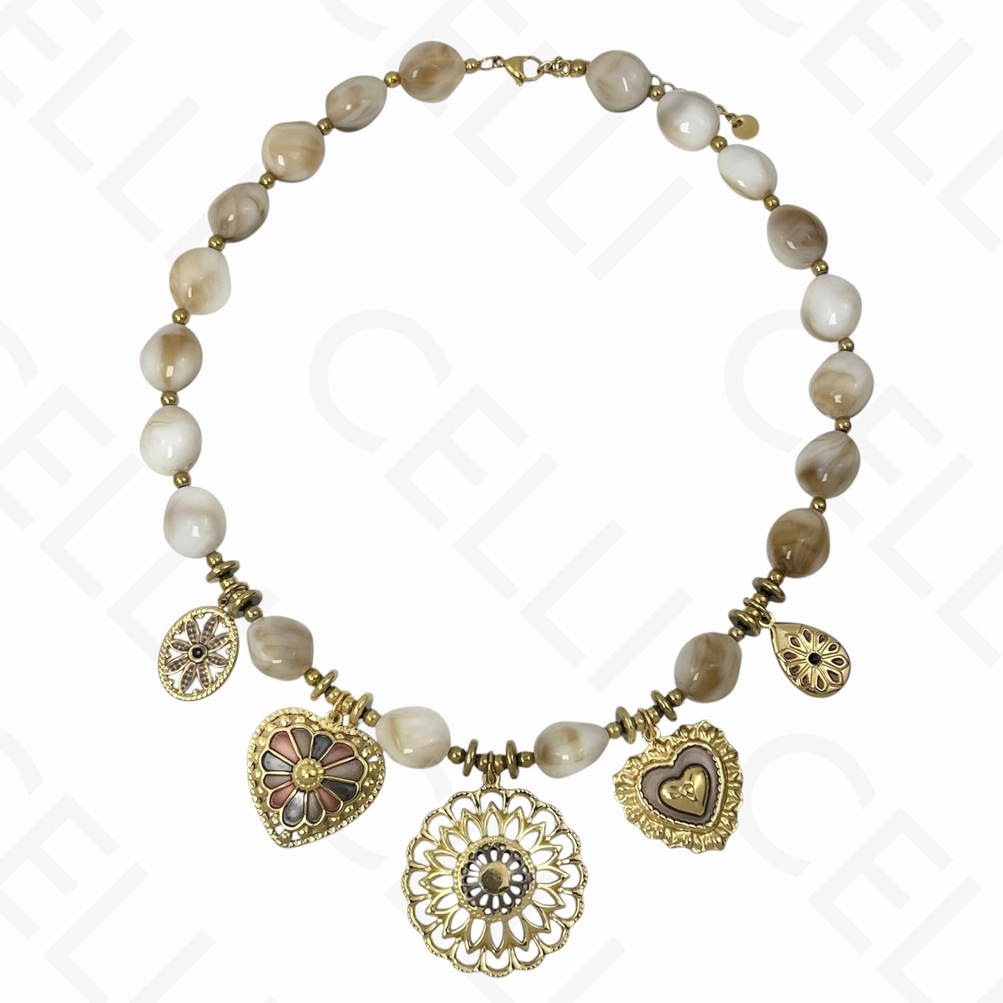 钢制项链 - 多吊坠，雕花心形，树脂珠