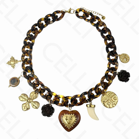 Colar de aço - multi pendentes, coração, corrente de resina