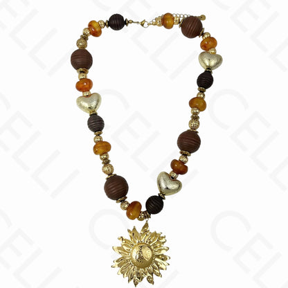 Colar de aço - contas de resinae madeira, flor grande