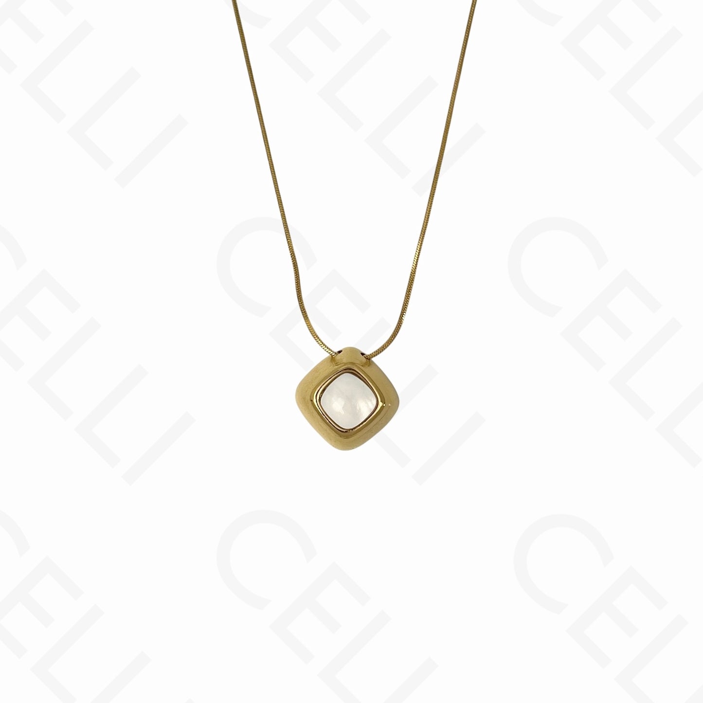 Collar de acero - cuadrado con nácar