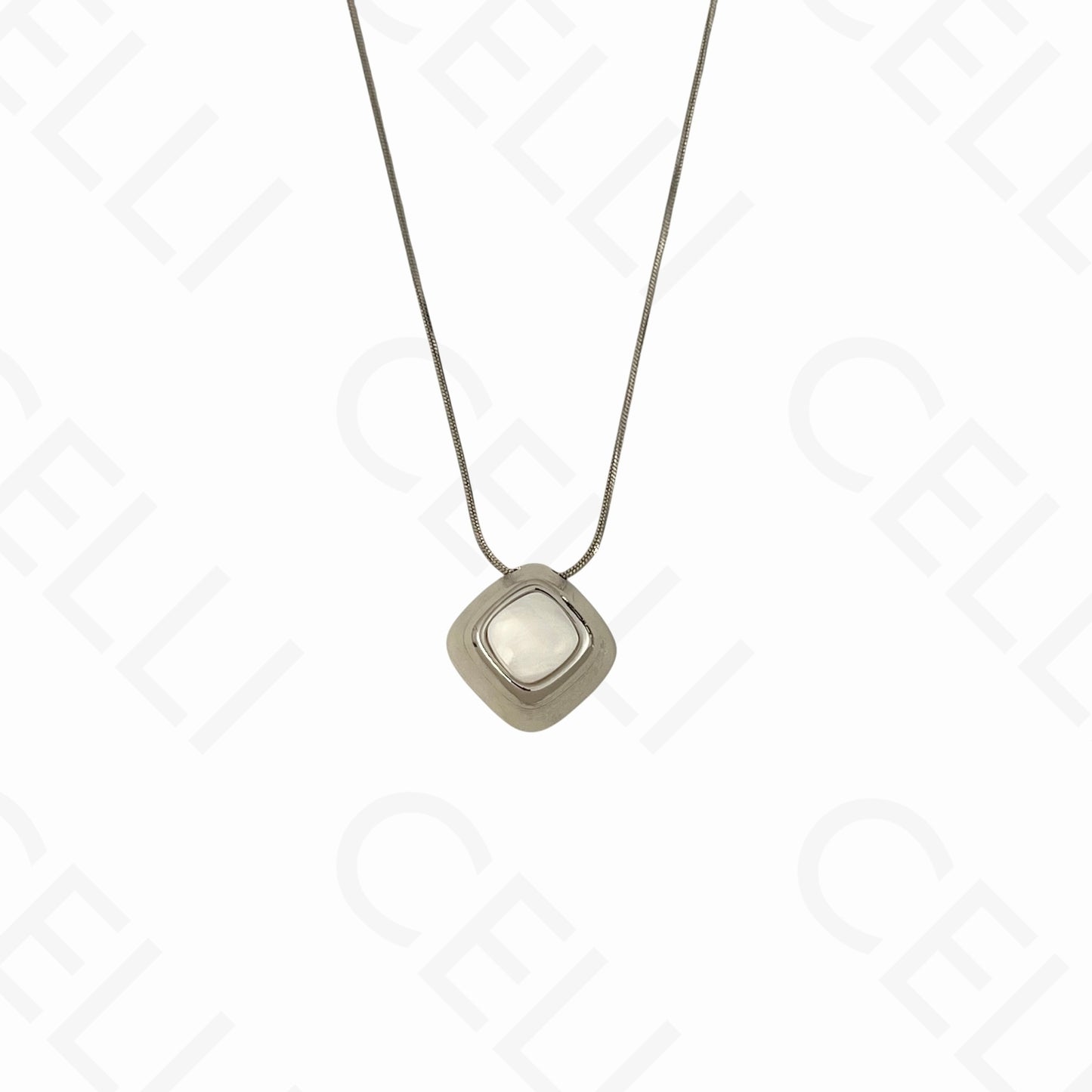 Collar de acero - cuadrado con nácar