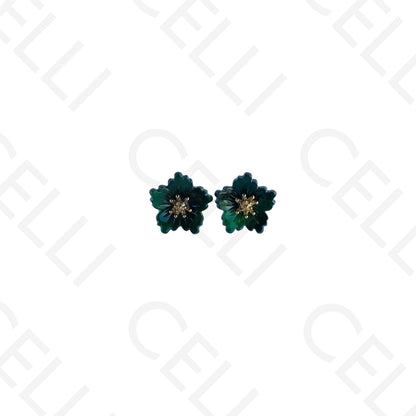 Brinco de aço - flores de resina colorido (5 pétalas)