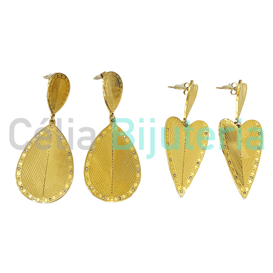 Brinco de Aço detalhado com brilhantes - gota/coração